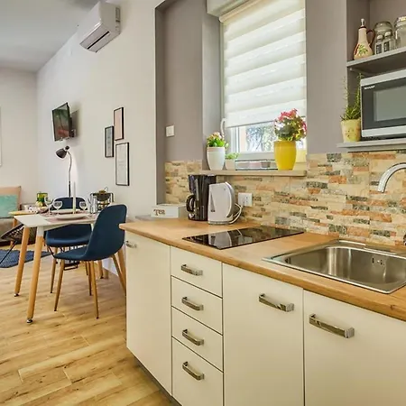 Amphitheater Garden Studio Apartment Pula