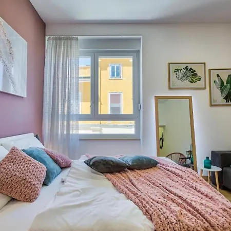 Amphitheater Garden Studio Apartment