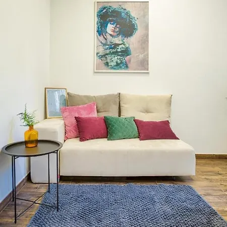 Apartment Amphitheater Garden Studio